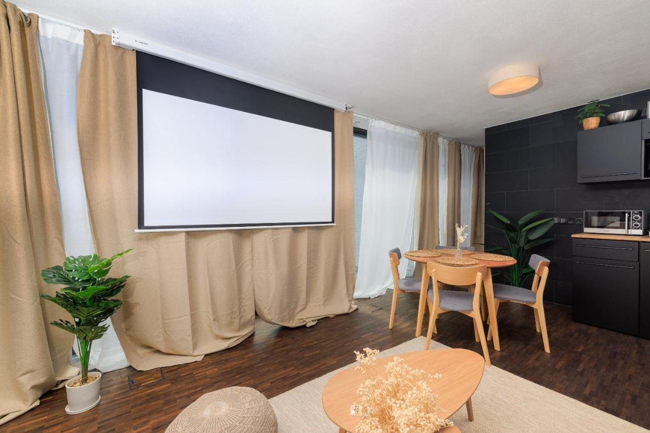 Global Living - Design Apartment I Rathausplatz I Beamer I Ac I Kitchen I Augsburgo Exterior foto